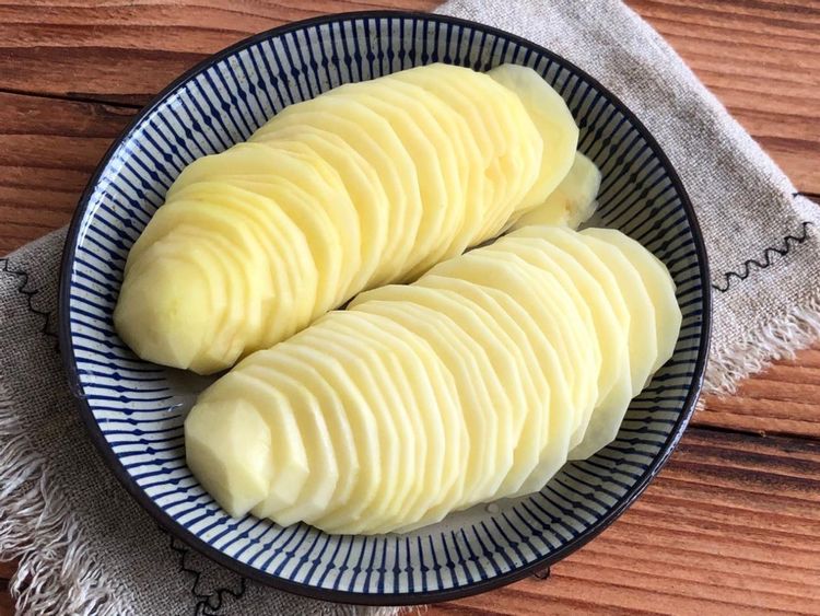 原创土豆不炒也不炖做一道香辣开胃的凉拌土豆片清爽又下饭