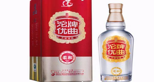 原料|买白酒,无论大牌小牌,只要瓶身有这“8个字”都是香精勾兑酒