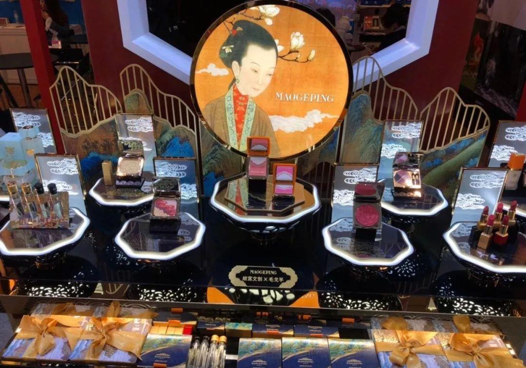 技术30岁少妇秒变18岁少女,时隔30年,毛戈平大师再出手