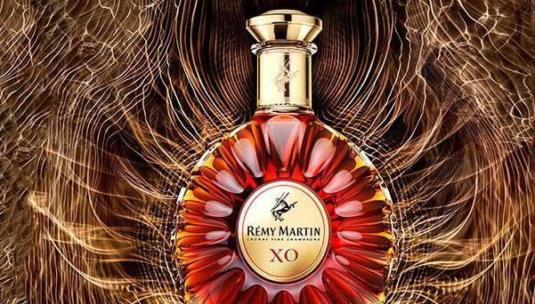 木桶|都是烈酒,为什么白酒是无色透明的,而洋酒都是琥珀色的?涨知识