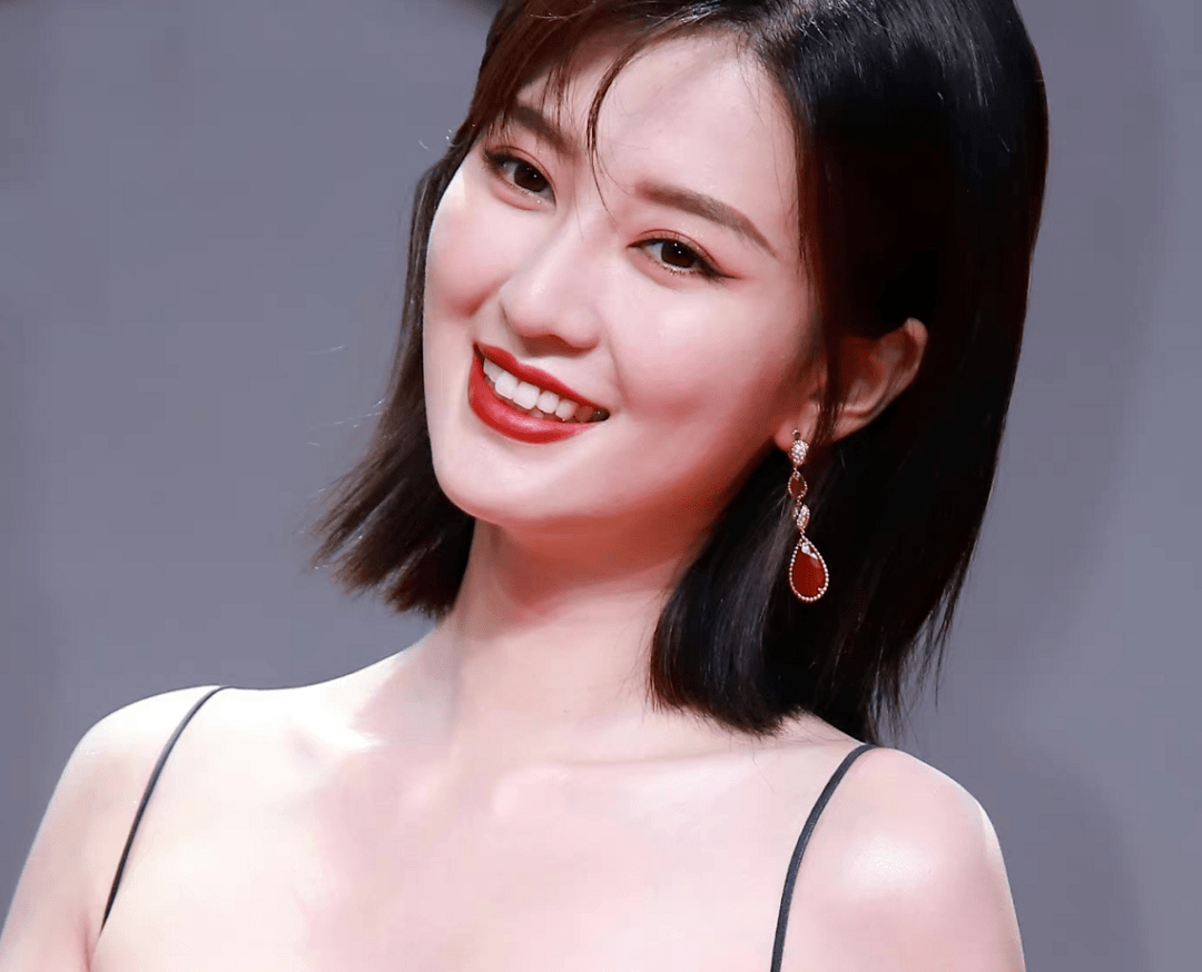 变化修图还是换妆?认不出这些熟脸女星,刘诗诗撞脸陈都灵,乔欣变样