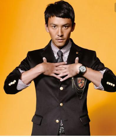 这对兄弟就是张震和张翰,他们的父亲是有名的老演员张国柱,出生演艺