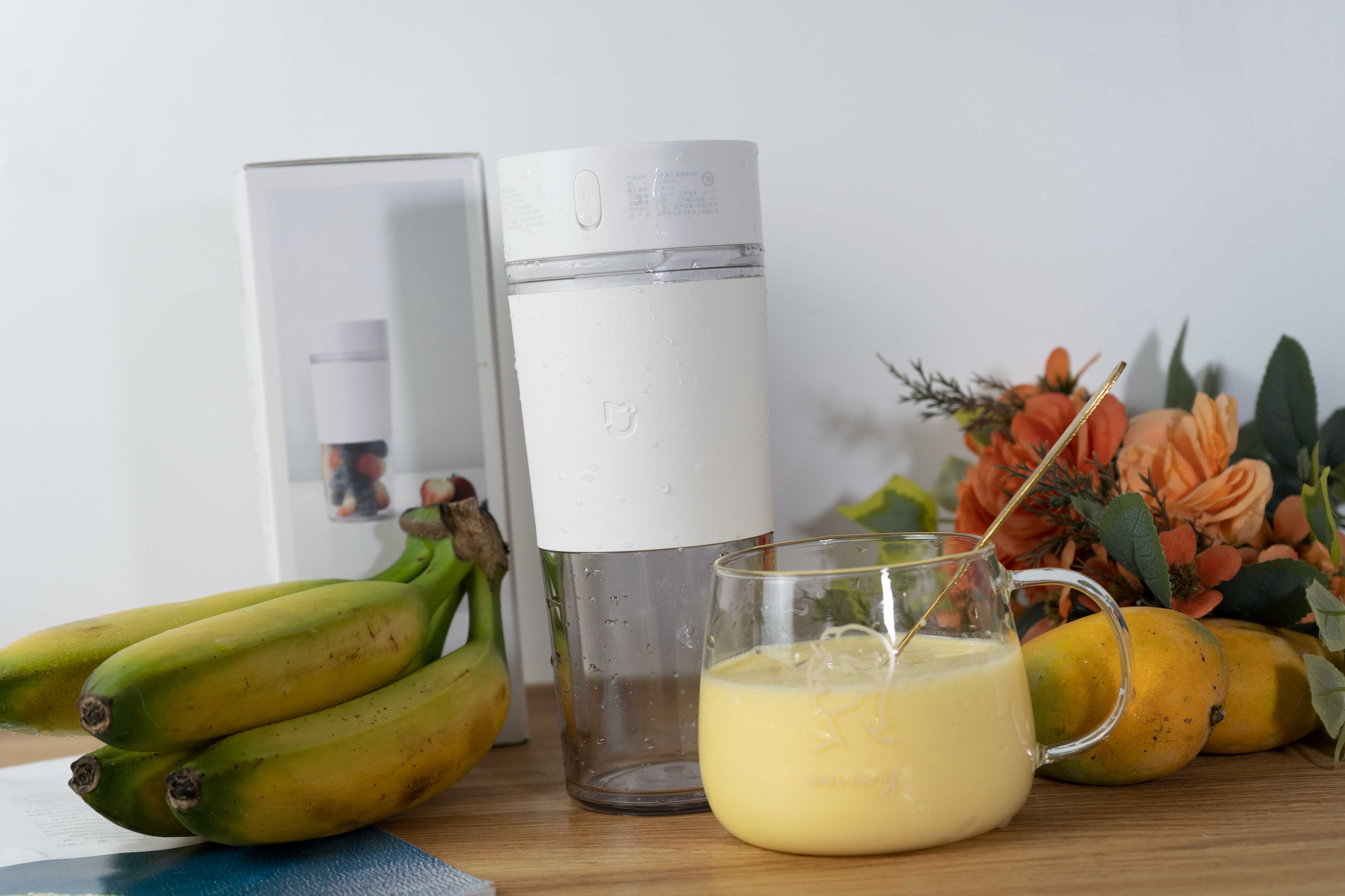 清凉一夏,米家便携榨汁杯,随时随地喝上鲜榨果汁_杯子_时候_电机