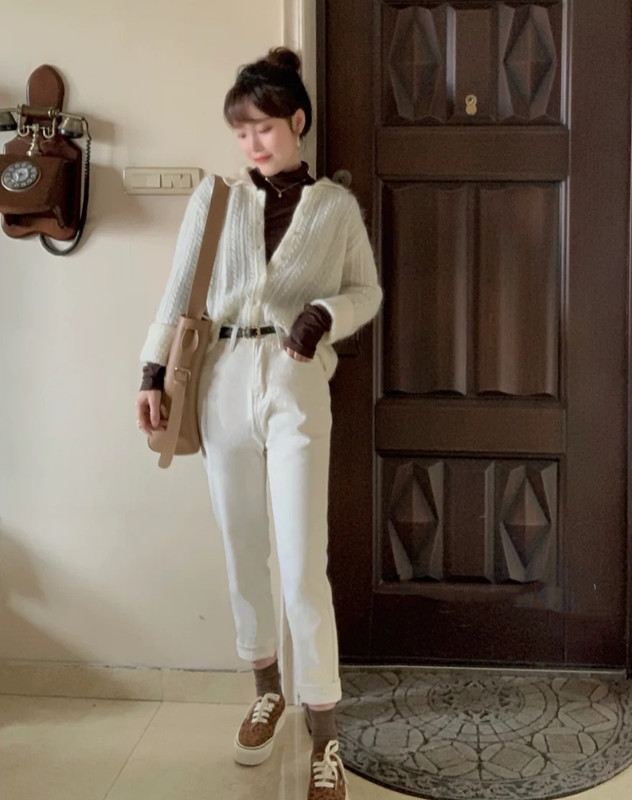 流行组合 “衬衫+小白裤”太显胖?今春流行组合这4种下装,有裙有裤都好看