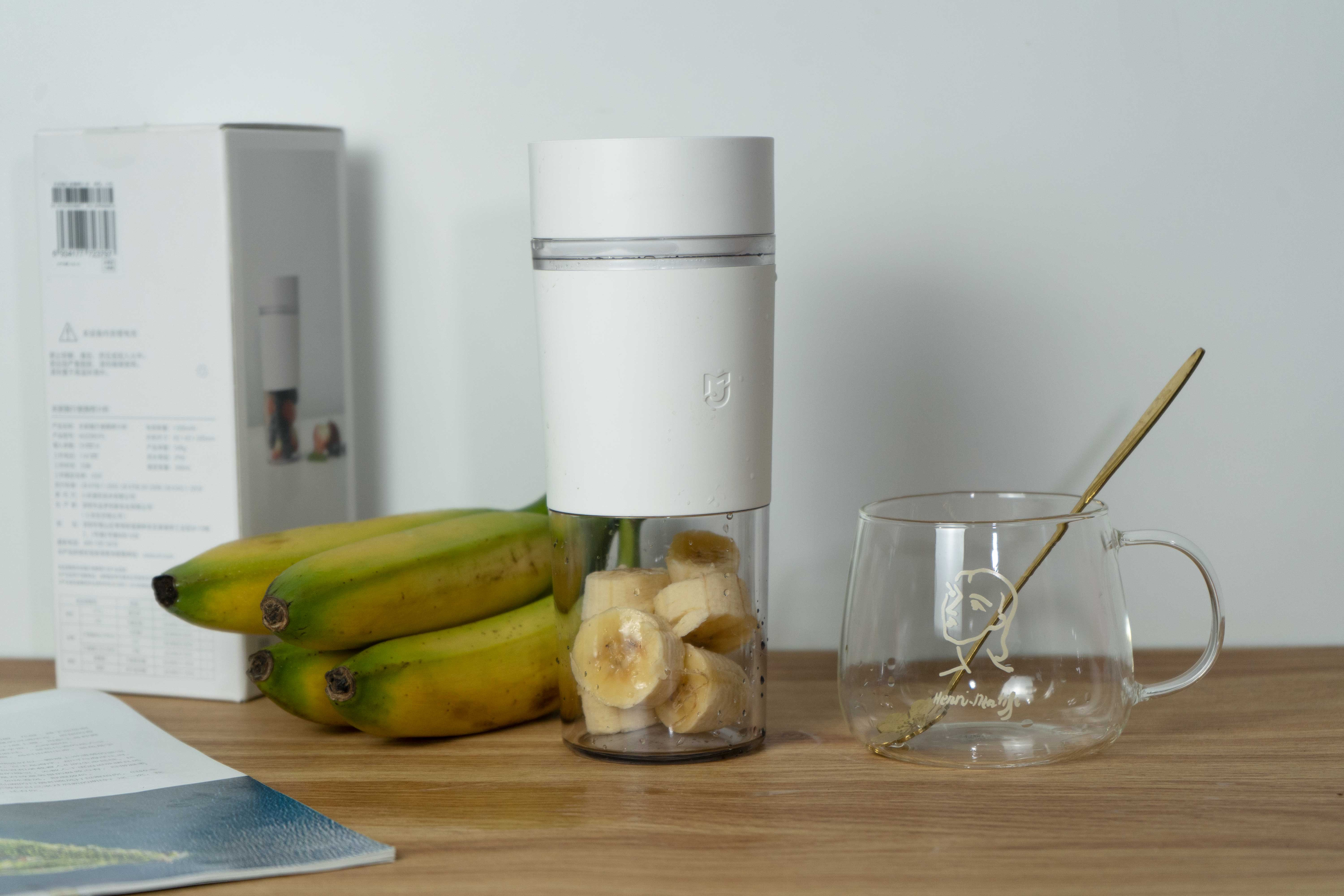 清凉一夏,米家便携榨汁杯,随时随地喝上鲜榨果汁_杯子_时候_电机