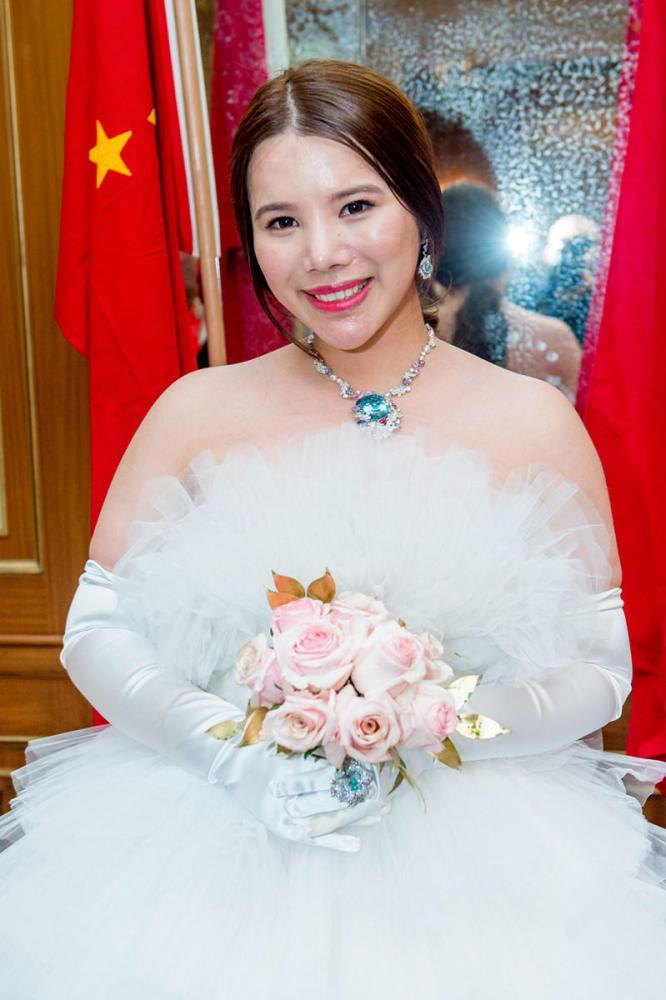 百亿名媛"余晚晚,上海一栋豪宅7小时逛不完,28岁赚够一个亿_余静渊