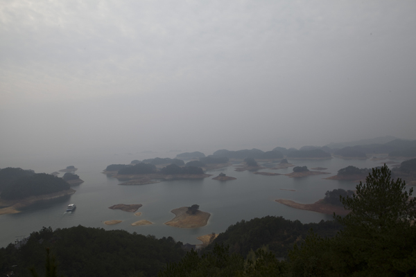 奇特|杭州周边游,有鱼跃千岛湖的奇特景观,是拍照打卡的好去处