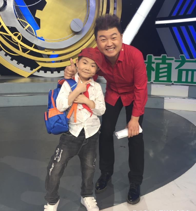 原创还记得5岁上春晚的小男孩吗曾年薪百万养活全家如今变成这样