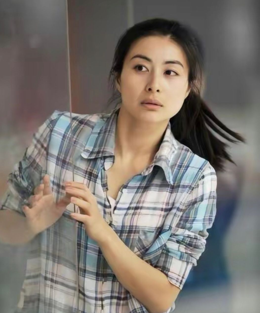 郭晶晶 郭晶晶这回真用心了,穿一身小黑裙有了豪门范,同框贝嫂不虚气场