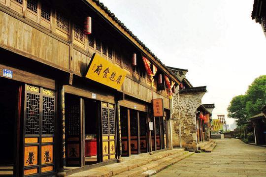藏在杭州的古镇，京杭大运河穿镇而过，古色古香，古韵十足！