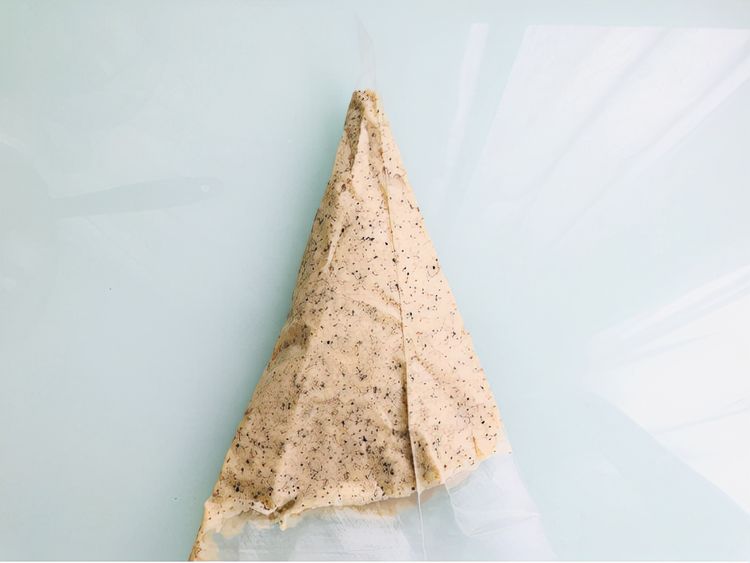 蛋白|自己做的黑芝麻小饼干，奶香酥脆，很有营养