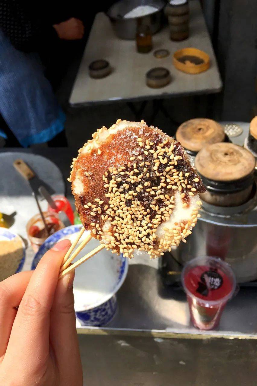 瓢里酥酥脆脆的葫芦鸡就好了还吃什么炸鸡来西安当然要吃葫芦鸡啊夜宵