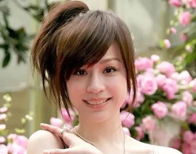 漂亮天生丽质的7位女星，要做“动美人”，结果个个脸僵“惨不忍睹”