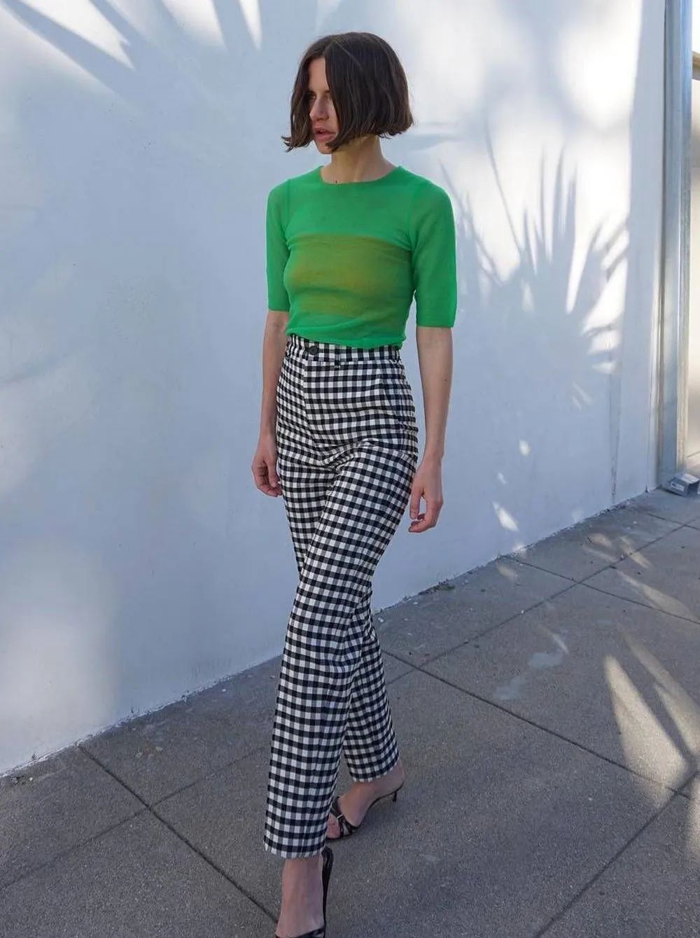 黑色 2022春夏流行色趋势:香菜色!