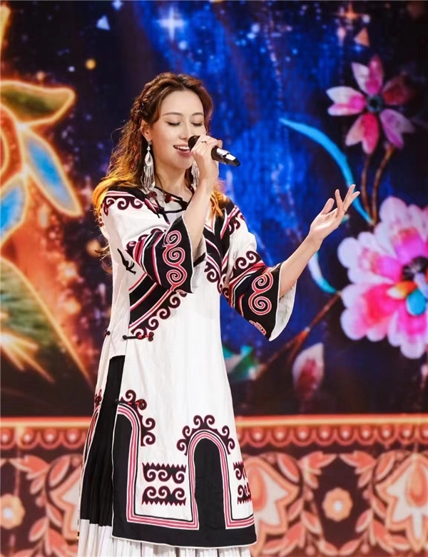 吉古依卓参加cctv3回声嘹亮讲述创业路上的故事