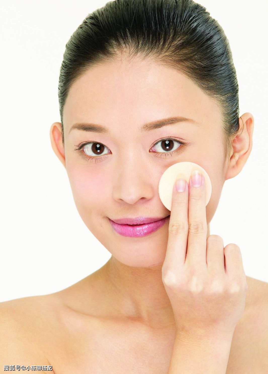 关键粉底液才涂2小时不到，脸上就暗沉发黄？看看你是否忽略了这3点