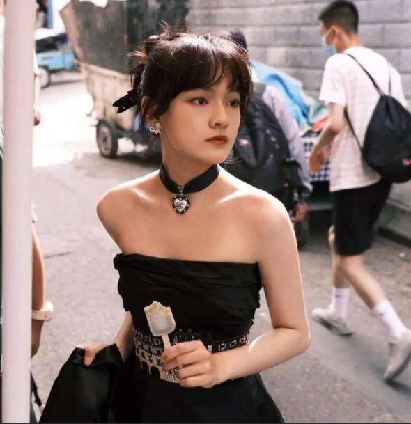 她宝岛出生大陆成长,14岁获金马奖刷新纪录:00后文淇未来可期_父母