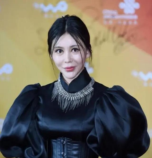 漂亮天生丽质的7位女星，要做“动美人”，结果个个脸僵“惨不忍睹”