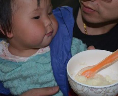 食品|3种早餐最伤孩子，很多父母仍在喂，让孩子容易积食并不发育