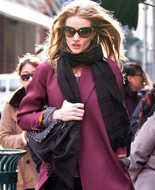 因为|杰森斯坦:与小20岁的超模女友相爱12年,生了俩娃还不结婚