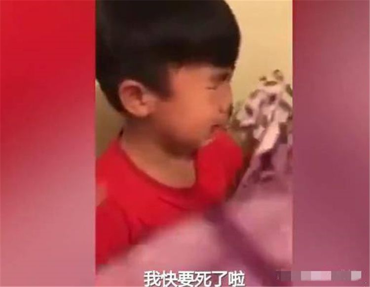 救命|“妈妈,救命!”男孩误吞口香糖号啕大哭,央求妈妈带自己看医生