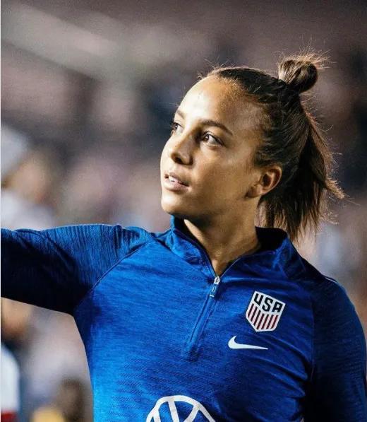 美国女子足球协会uswnt明星为何要离开大学足球