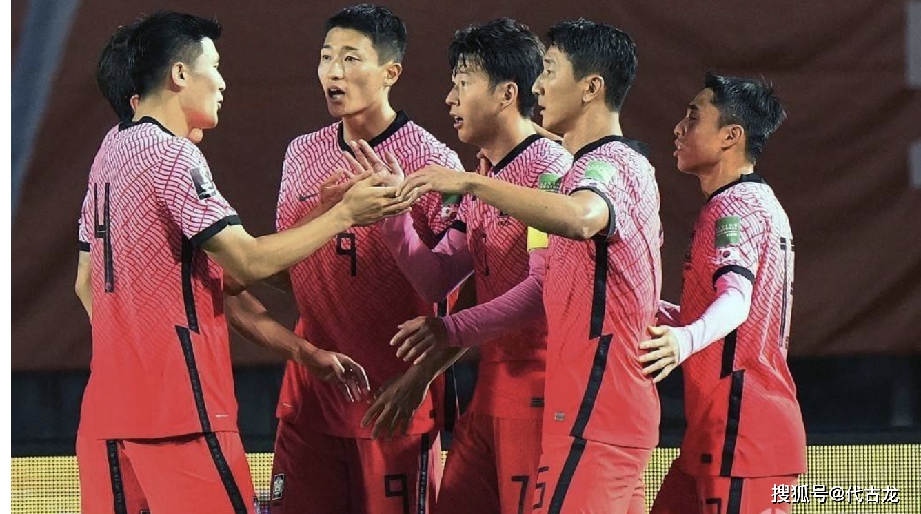 东亚|韩国队2-0伊朗队，5连胜登顶A组榜首，捍卫东亚足球荣誉
