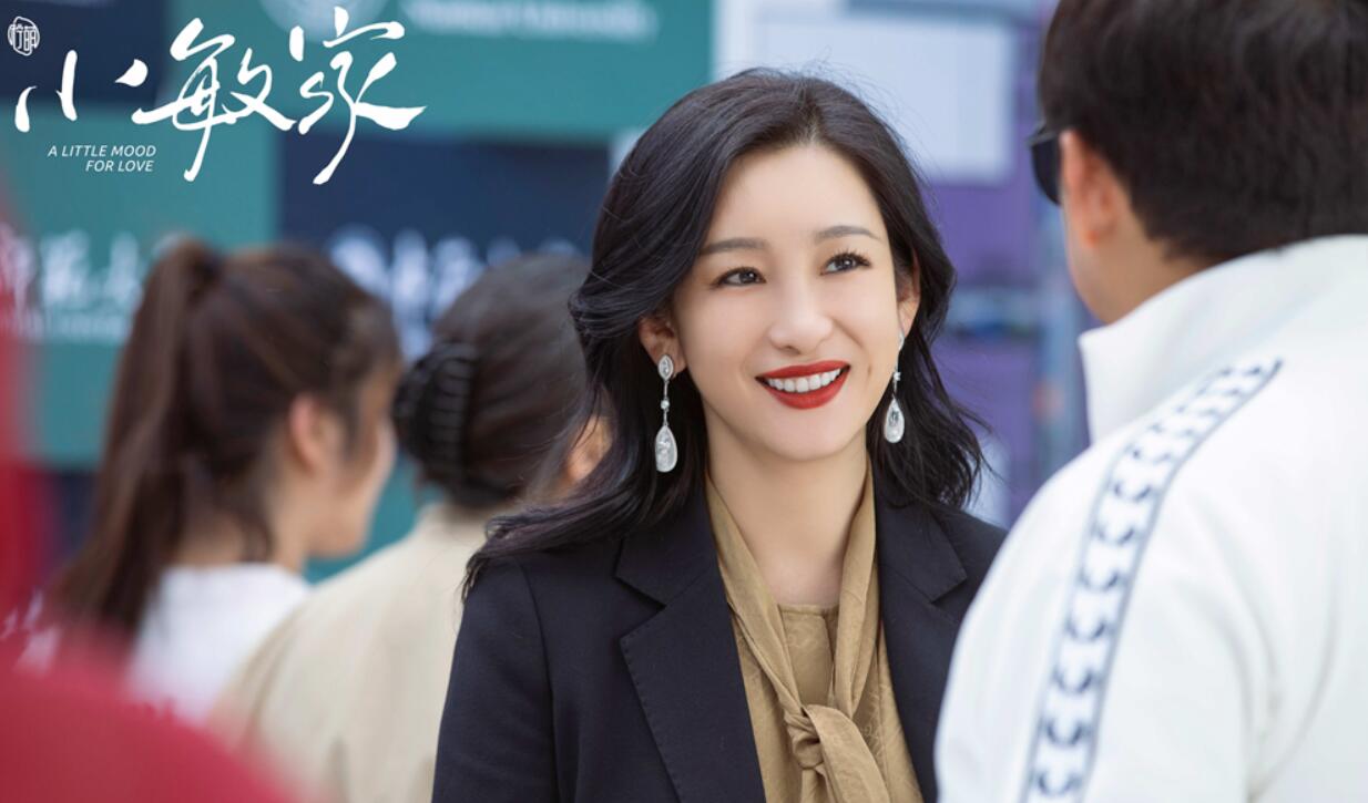 不止在荧屏上演啥火啥,秦海璐被人称赞的还有自如驾驭电影和电视剧