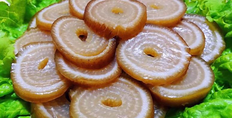 做法|奶奶做了50年的下酒菜,猪皮随手卷一卷,软糯入味,比猪皮冻好吃