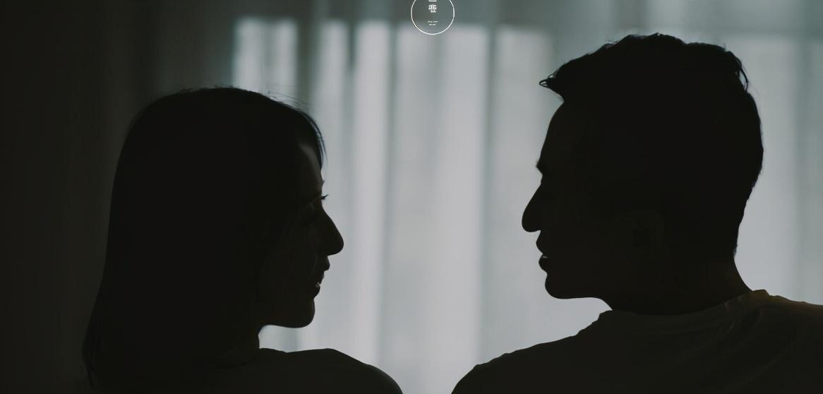 梦回往昔，离婚女的梦境解析——骂前夫情人的深层含义