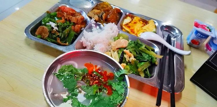 珍珠醪糟|这家食堂太牛了，饭菜好过自助餐，一分钱不花，吃到爽