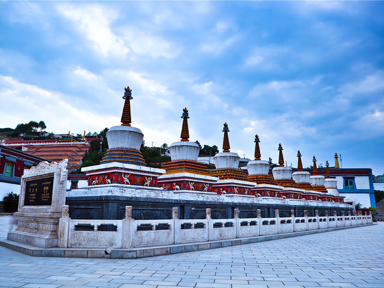 德令哈附近的旅游景点图片