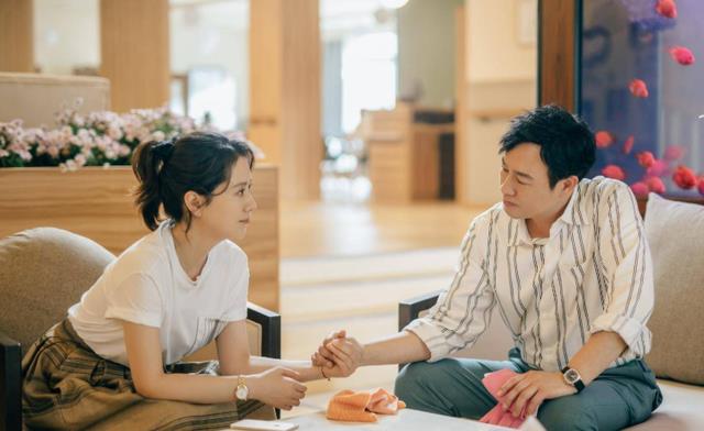 茜茜|《心居》剧情有多狗血？冯晓琴弟弟竟是儿子，两次婚姻皆靠未婚先孕