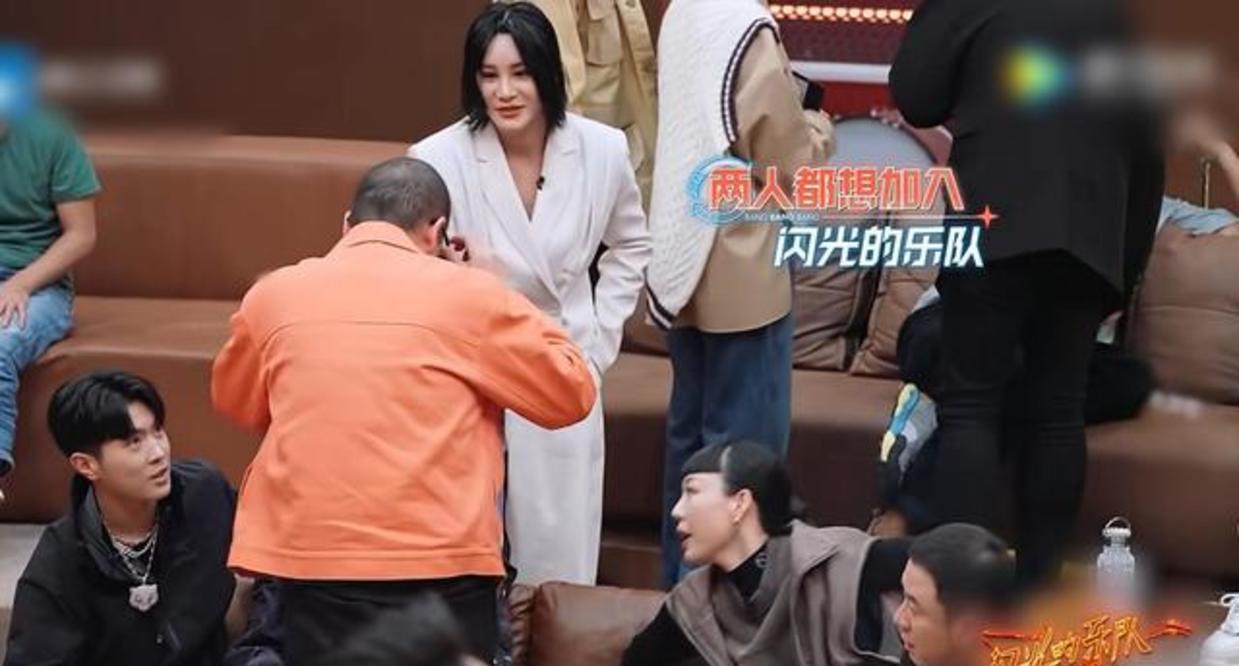 因为|勉强接受张碧晨,直接无视尚雯婕,原来吴莫愁也有小心思!