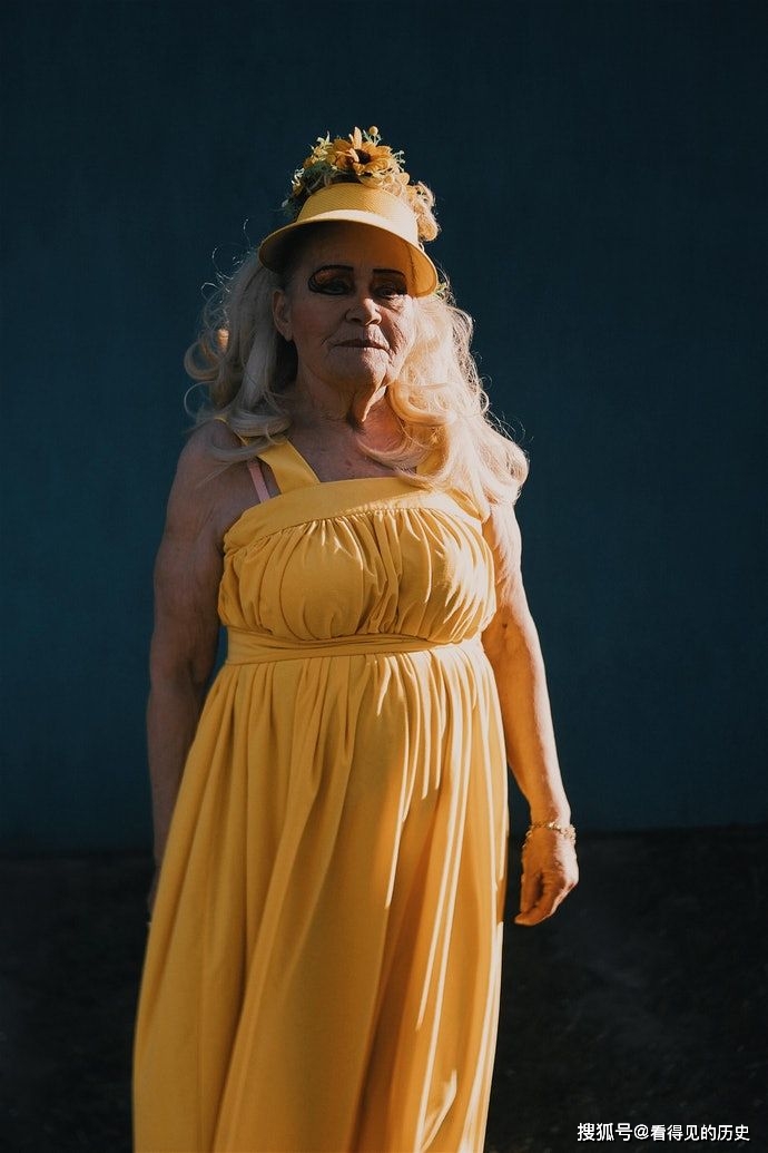 可爱的乌克兰大妈时髦得很俏丽得很