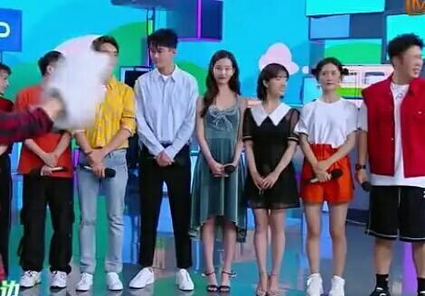 身材|都说陈都灵惊艳,谁注意到沈月的腿?至少瘦了十斤!