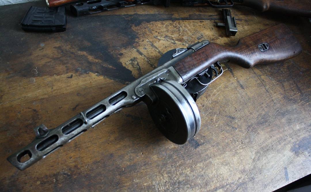 二战最知名的波波沙冲锋枪不靠颜值靠火力的近战利器