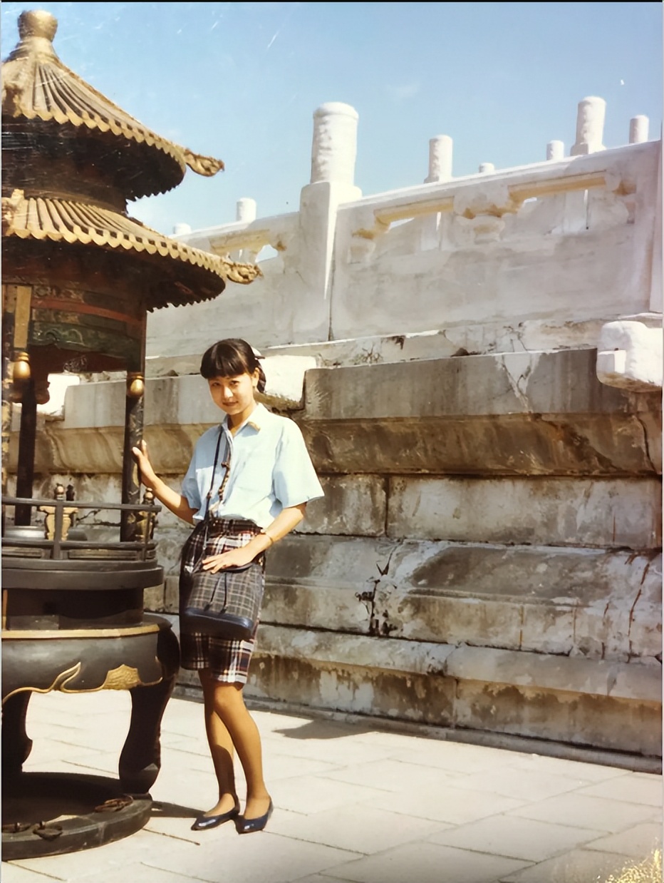 上世纪八九十年代的青春女孩,清纯自信,甜美笑容沁人心脾_照片_寒意