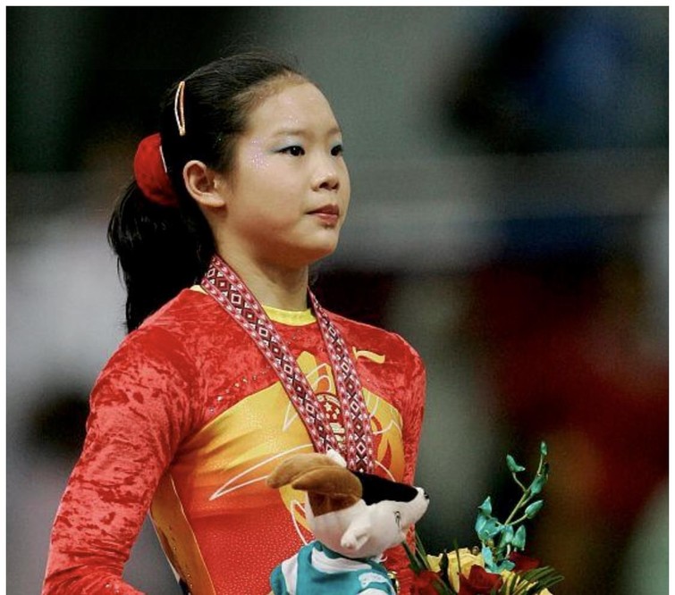 程菲近照曝光发福严重!退役后胖到200斤,33岁坐拥两套房仍单身?插图4