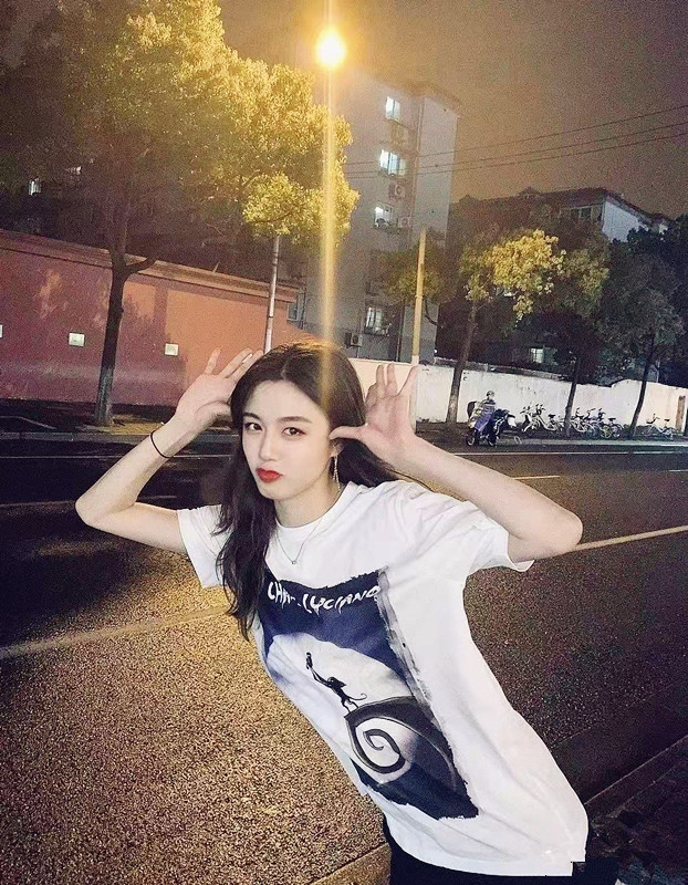 成都校花韩倩笑靥如花冰肌玉骨少女风搭配清新甜美