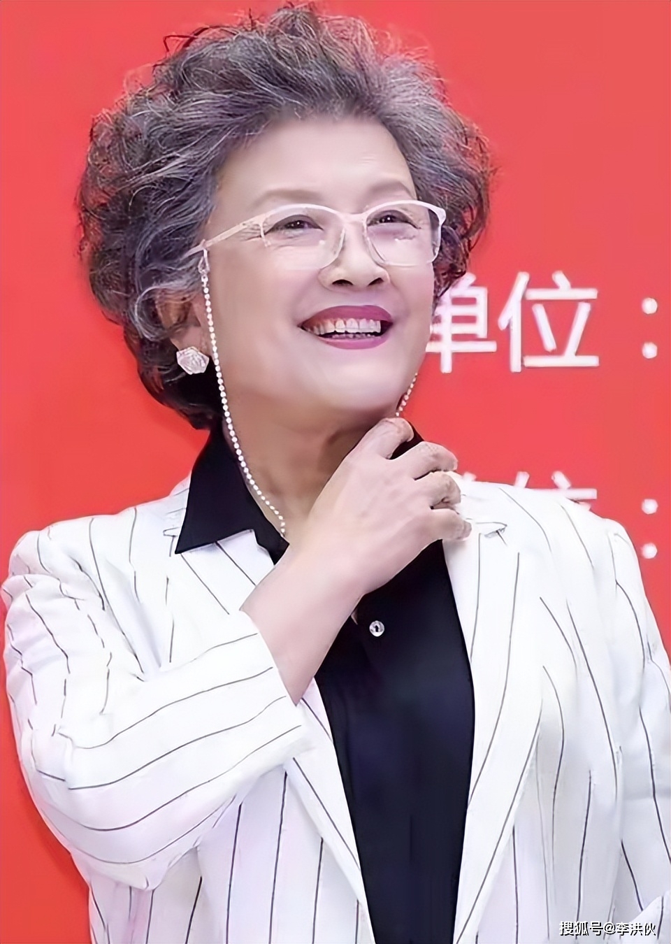 原创人世间感人的在戏外宋春丽命运坎坷金月姬和赶超亲如母子