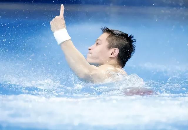 中国又一跳水世界冠军喜迎漂亮女友,27岁成人生大赢家_杨健_个人_奥运