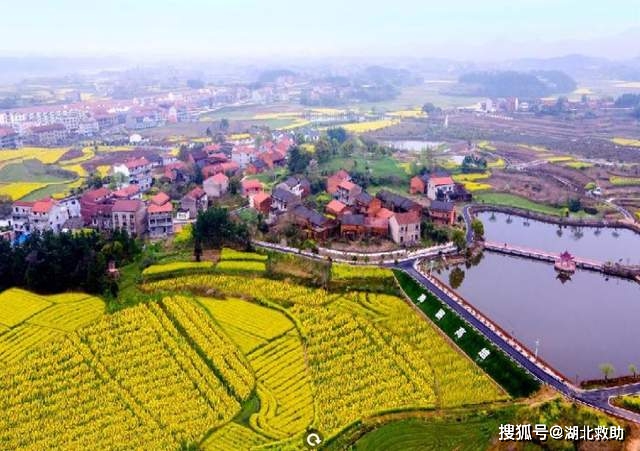 一批摄影师齐聚四望镇高垴村 用镜头书写在古冶炼场上演绎得如诗如画