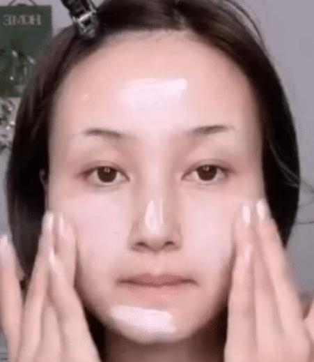 女孩子小姐姐仿妆李现上热搜，看到她化完妆后，网友：真真假假分不清！