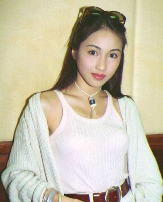 缺陷方脸、皮肤黑、有兔牙…缺陷多又如何？TVB女星一笑遮百丑！