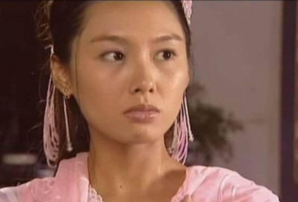 缺陷方脸、皮肤黑、有兔牙…缺陷多又如何？TVB女星一笑遮百丑！