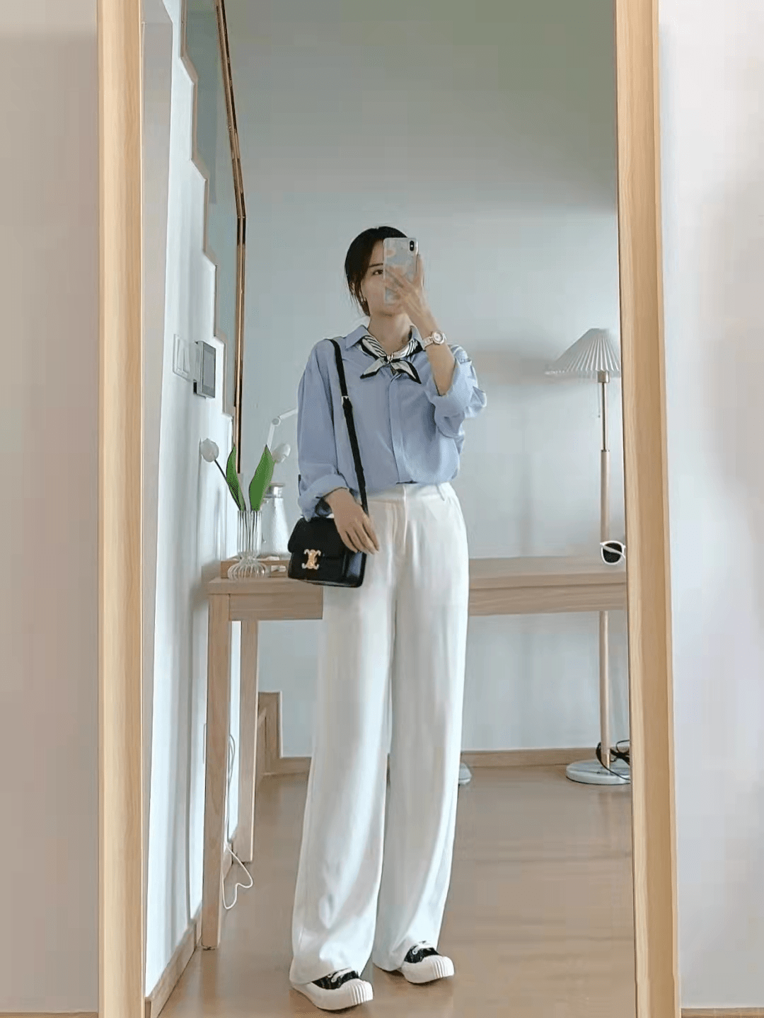 整体 今年流行这4种颜色衬衫,显白又气质