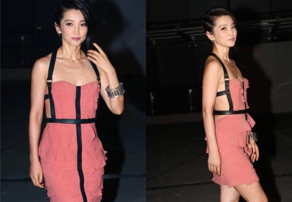 身材 专注扮嫩不怕翻车、高开叉透视装秀性感，红毯上的中年女星太敢穿？