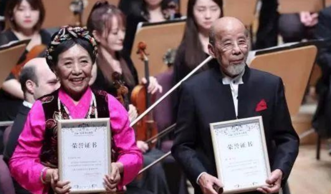 原创才旦卓玛成名后有泪水丈夫女儿相继离世她的生活状况怎样