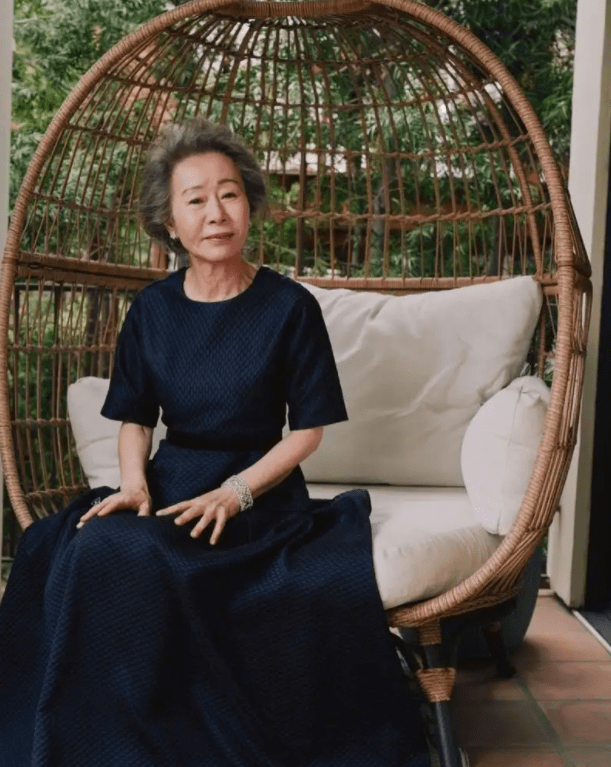 之爱,60岁激战小鲜肉,73岁斩获奥斯卡成最酷演员_尹汝贞_赵英男_美国